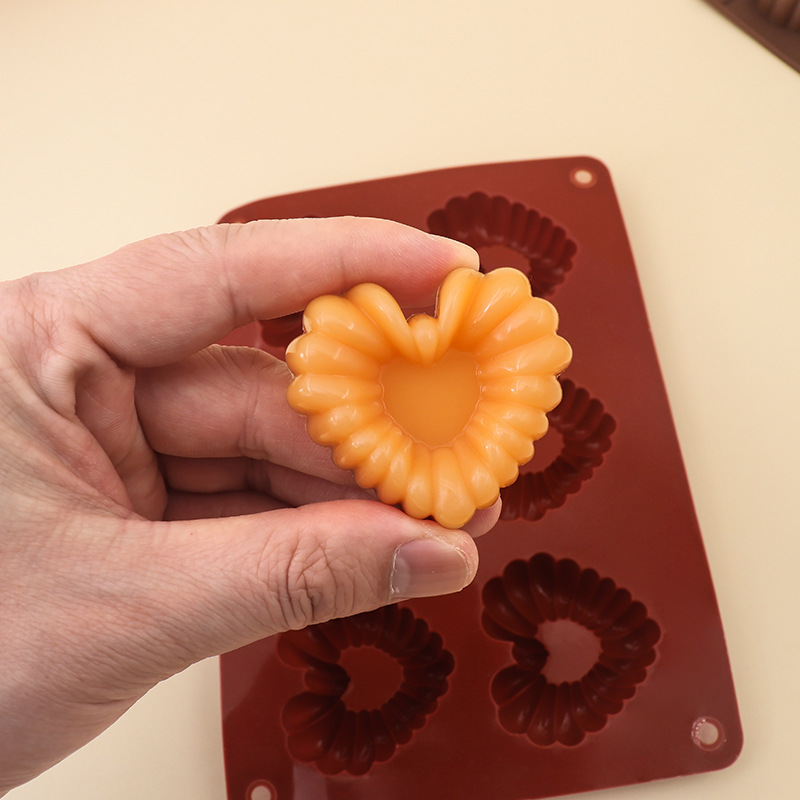 Commercial Kitchen Equipment List - Heart-shaped Silicone Chocolate Molds DIY Baking